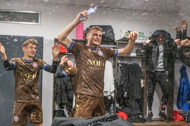 与此同时 与此同时